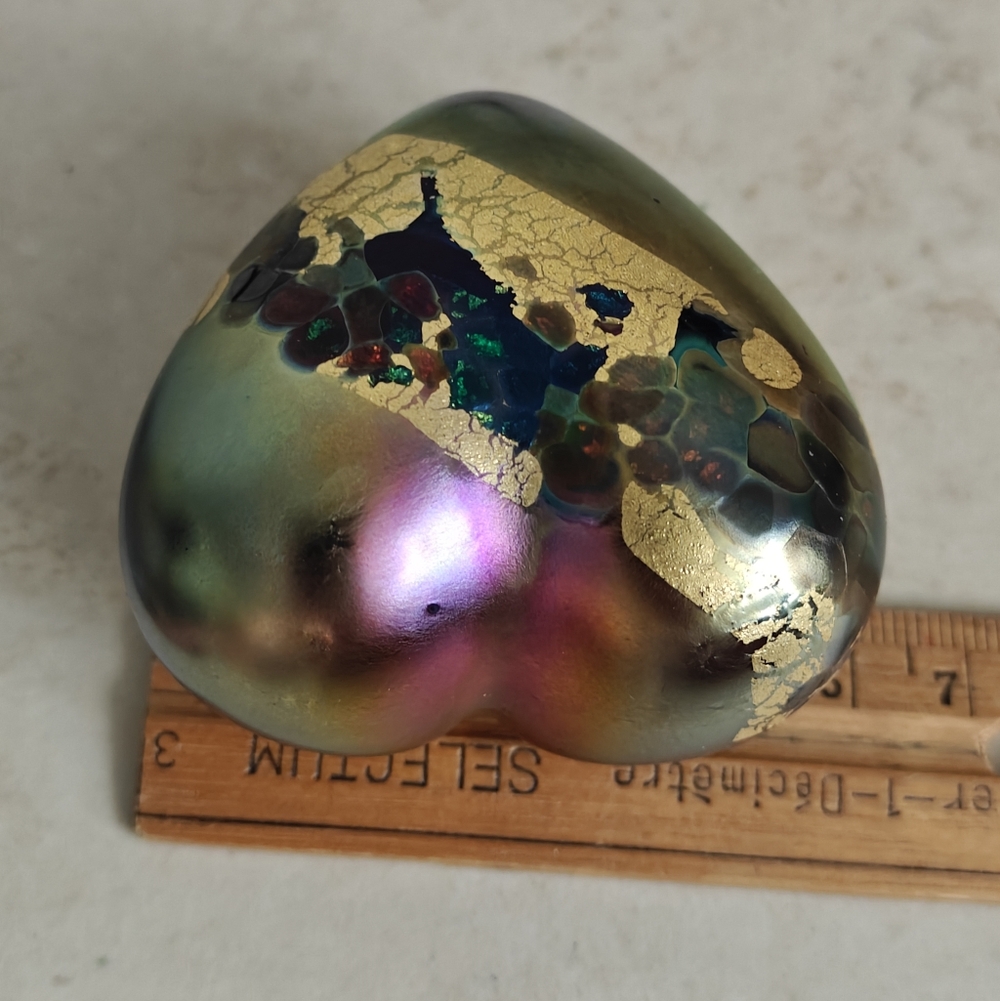 Signed Robert Held Iridescent Heart-Shaped Art Glass Sculpture/ Paperweight - Picture 13 of 14
